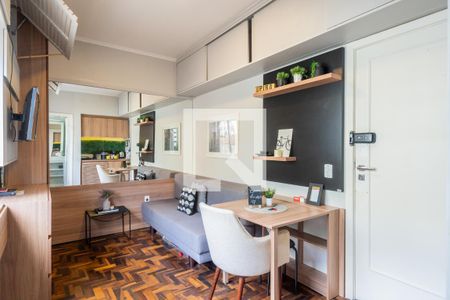 Sala/Quarto de kitnet/studio à venda com 1 quarto, 18m² em Centro Histórico, Porto Alegre