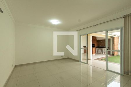 Sala de casa de condomínio para alugar com 3 quartos, 123m² em Vila Fiori, Sorocaba