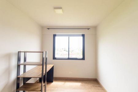 Quarto 1 de apartamento para alugar com 2 quartos, 57m² em Capão Raso, Curitiba