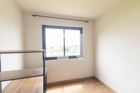 Quarto 1 de apartamento para alugar com 2 quartos, 57m² em Capão Raso, Curitiba