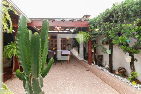 Vista do quarto de casa para alugar com 1 quarto, 54m² em Castelo, Belo Horizonte