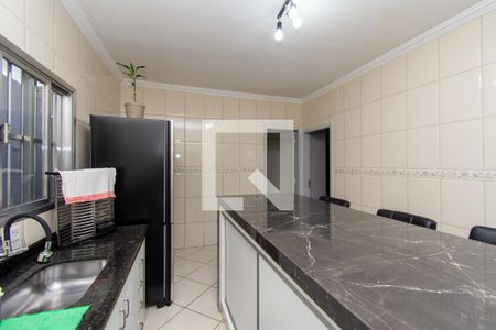 Casa à venda com 225m², 3 quartos e 6 vagas Casa à venda com 225m², 3 quartos e 6 vagasCozinha