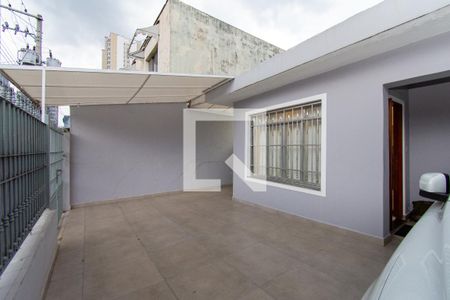 Casa à venda com 225m², 3 quartos e 6 vagas Casa à venda com 225m², 3 quartos e 6 vagasÁrea externa