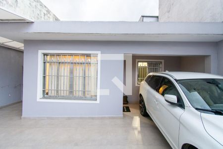 Casa à venda com 225m², 3 quartos e 6 vagas Casa à venda com 225m², 3 quartos e 6 vagasÁrea externa