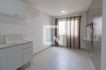 Sala - Cozinha de apartamento para alugar com 2 quartos, 32m² em Jardim Celeste, São Paulo