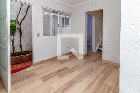 Sala de casa para alugar com 2 quartos, 70m² em Vila Romana, São Paulo