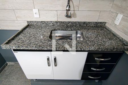 Cozinha de apartamento para alugar com 1 quarto, 45m² em Curicica, Rio de Janeiro