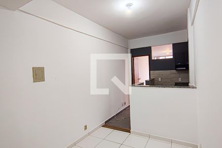 Sala de apartamento para alugar com 1 quarto, 45m² em Curicica, Rio de Janeiro