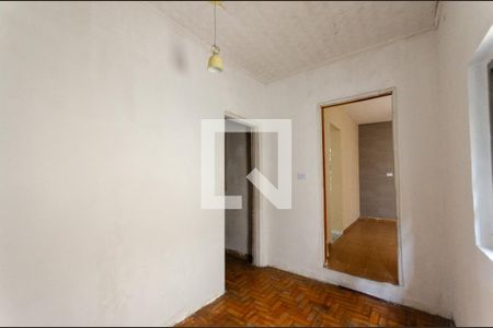 Quarto 1 de casa para alugar com 2 quartos, 60m² em Vila Serralheiro, São Paulo