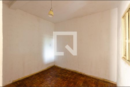 Quarto 2 de casa para alugar com 2 quartos, 60m² em Vila Serralheiro, São Paulo