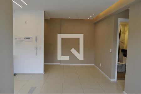 Sala de apartamento à venda com 3 quartos, 67m² em Del Castilho, Rio de Janeiro