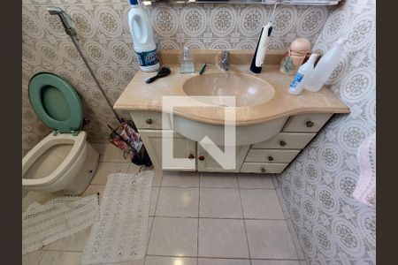 Casa para alugar com 140m², 2 quartos e 3 vagas Casa para alugar com 140m², 2 quartos e 3 vagasBanheiro