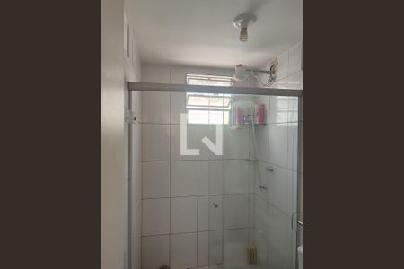 Banheiro de apartamento à venda com 2 quartos, 45m² em Kennedy, Contagem