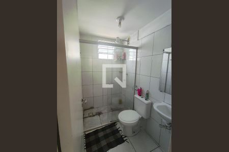 Banheiro de apartamento à venda com 2 quartos, 45m² em Kennedy, Contagem