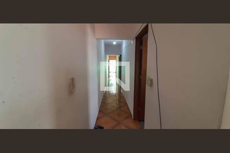 Casa à venda com 142m², 3 quartos e 2 vagas Casa à venda com 142m², 3 quartos e 2 vagasCorredor