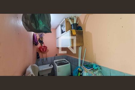 Casa à venda com 142m², 3 quartos e 2 vagas Casa à venda com 142m², 3 quartos e 2 vagasÁrea de Serviço