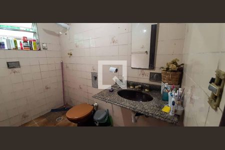 Casa à venda com 142m², 3 quartos e 2 vagas Casa à venda com 142m², 3 quartos e 2 vagasBanheiro debaixo