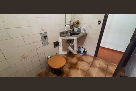 Casa à venda com 142m², 3 quartos e 2 vagas Casa à venda com 142m², 3 quartos e 2 vagasBanheiro debaixo