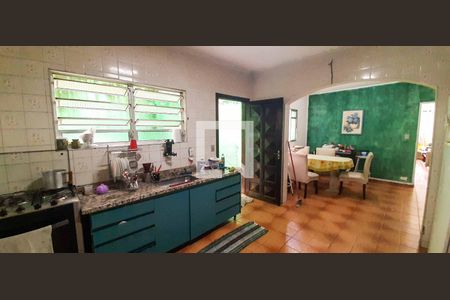 Casa à venda com 142m², 3 quartos e 2 vagas Casa à venda com 142m², 3 quartos e 2 vagasCozinha