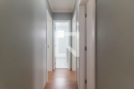 Corredor de apartamento para alugar com 3 quartos, 82m² em Loteamento Mogilar, Mogi das Cruzes