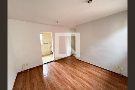 Sala de apartamento à venda com 2 quartos, 47m² em Califórnia, Belo Horizonte