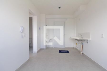 Sala, Cozinha e Área de Serviiço de apartamento para alugar com 2 quartos, 33m² em Vila Ré, São Paulo