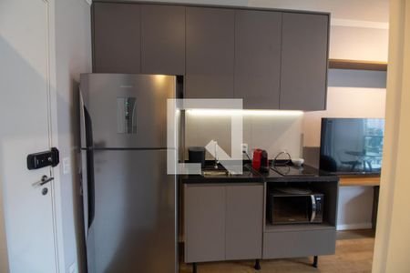 Cozinha de kitnet/studio para alugar com 1 quarto, 27m² em Jardim das Acacias, São Paulo