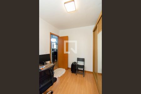 Quarto  de apartamento à venda com 2 quartos, 45m² em Igara, Canoas