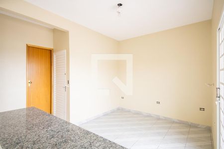 Sala de casa para alugar com 2 quartos, 72m² em Santa Maria, Osasco