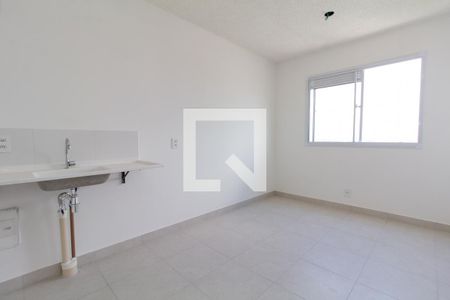 Sala, Cozinha e Área de Serviço de apartamento para alugar com 2 quartos, 48m² em Vila Ré, São Paulo