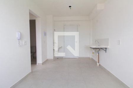 Sala, Cozinha e Área de Serviço de apartamento para alugar com 2 quartos, 48m² em Vila Ré, São Paulo