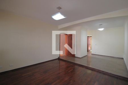 Sala de casa para alugar com 4 quartos, 198m² em Vila Isa, São Paulo