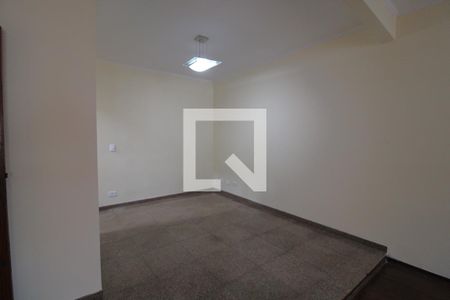 Sala de casa para alugar com 4 quartos, 198m² em Vila Isa, São Paulo