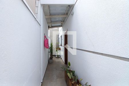 Casa à venda com 115m², 4 quartos e 2 vagas Casa à venda com 115m², 4 quartos e 2 vagasCorredor