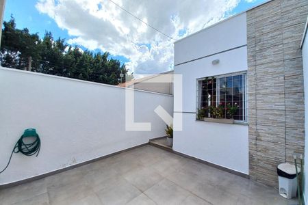 Casa à venda com 115m², 4 quartos e 2 vagas Casa à venda com 115m², 4 quartos e 2 vagasGaragem