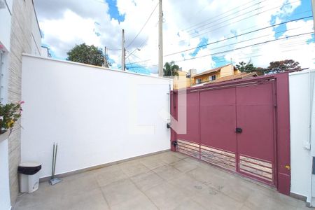 Casa à venda com 115m², 4 quartos e 2 vagas Casa à venda com 115m², 4 quartos e 2 vagasFrente do Prédio