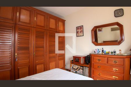 Quarto  de casa à venda com 4 quartos, 250m² em Jardim Iva, São Paulo