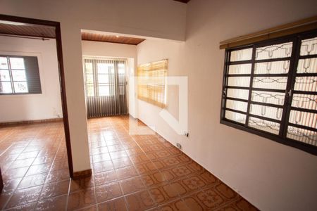 SALA de casa à venda com 4 quartos, 200m² em Chora Menino, São Paulo