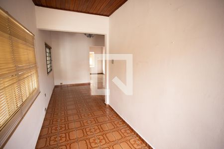 SALA de casa à venda com 4 quartos, 200m² em Chora Menino, São Paulo