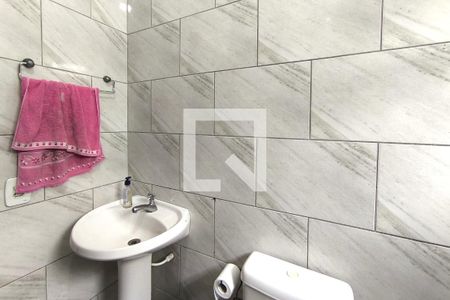 Casa à venda com 100m², 3 quartos e 2 vagas Casa à venda com 100m², 3 quartos e 2 vagasBanheiro 2