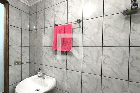 Casa à venda com 100m², 3 quartos e 2 vagas Casa à venda com 100m², 3 quartos e 2 vagasBanheiro