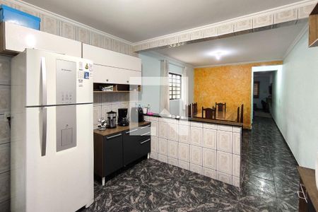 Casa à venda com 100m², 3 quartos e 2 vagas Casa à venda com 100m², 3 quartos e 2 vagasCozinha