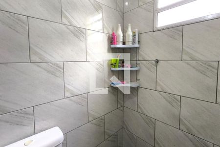 Casa à venda com 100m², 3 quartos e 2 vagas Casa à venda com 100m², 3 quartos e 2 vagasBanheiro 2