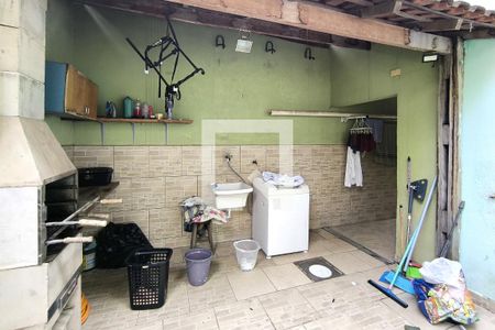 Casa à venda com 100m², 3 quartos e 2 vagas Casa à venda com 100m², 3 quartos e 2 vagasÁrea externa