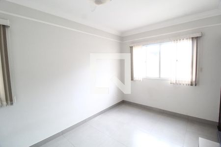 Sala de apartamento para alugar com 2 quartos, 65m² em Santa Mônica, Uberlândia