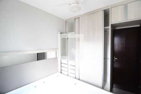 Quarto 2 - Suíte de apartamento para alugar com 2 quartos, 65m² em Santa Mônica, Uberlândia