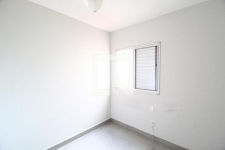 Quarto 1 de apartamento para alugar com 2 quartos, 65m² em Santa Mônica, Uberlândia