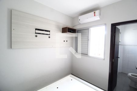 Quarto 2 - Suíte de apartamento para alugar com 2 quartos, 65m² em Santa Mônica, Uberlândia