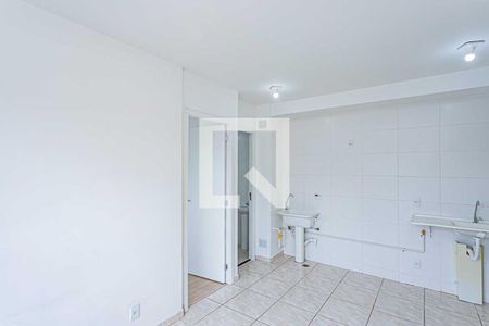 Sala, cozinha e área de serviço de apartamento para alugar com 2 quartos, 34m² em Vila Palmeiras, São Paulo