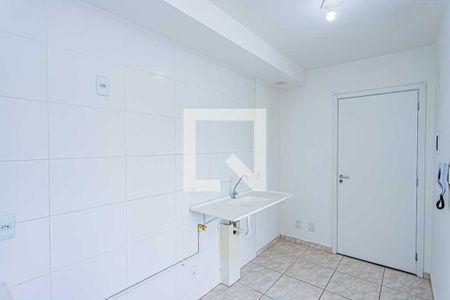 Sala, cozinha e área de serviço de apartamento para alugar com 2 quartos, 34m² em Vila Palmeiras, São Paulo